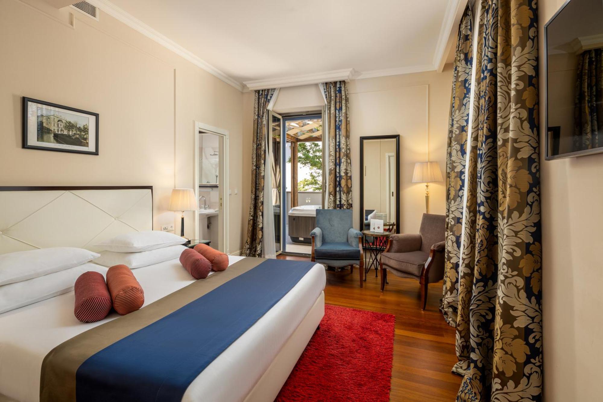 Park Hotell 5*